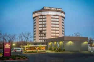 Crowne Plaza Saddle Brook