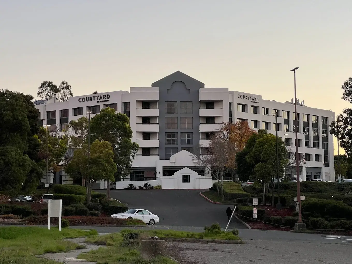 Richmond Event Venues: Courtyard Richmond Berkeley
