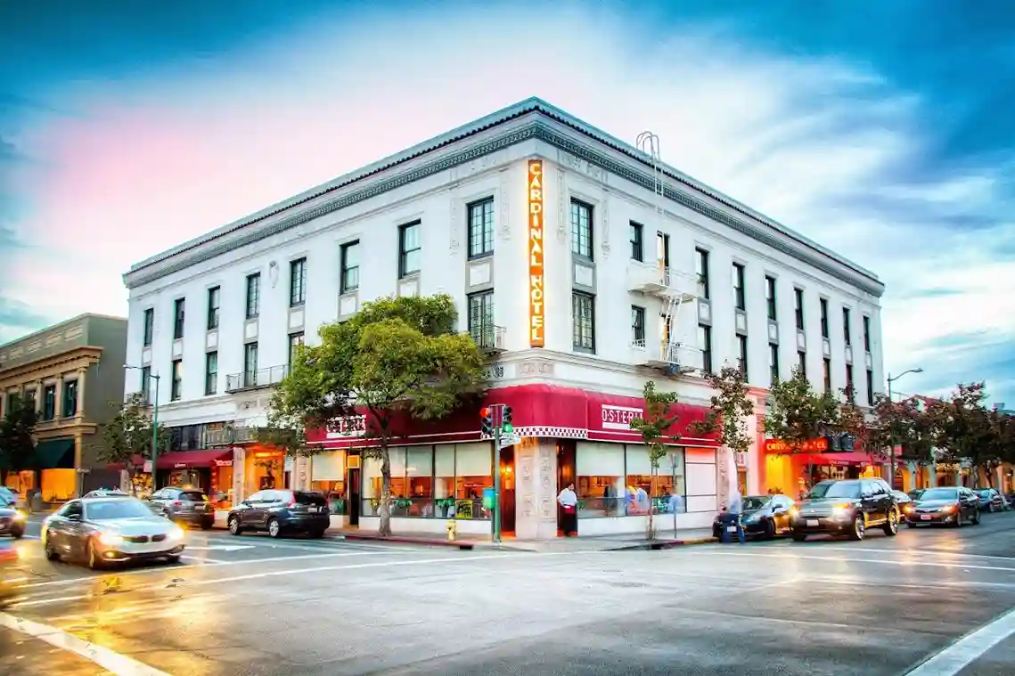 Cardinal Hotel