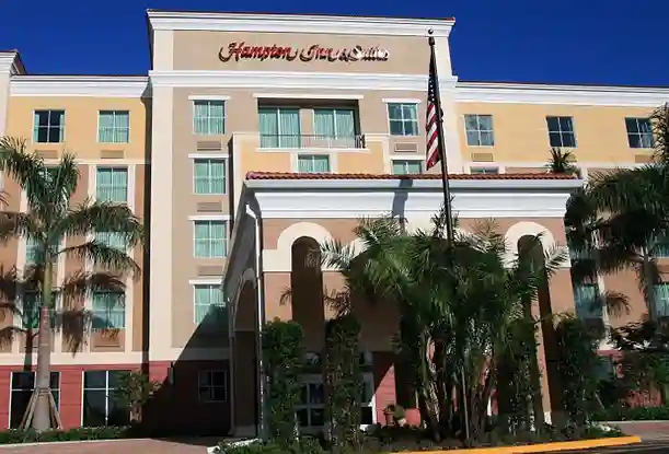 Host Your Event at Hampton Inn & Suites – Large Wedding Venues Florida