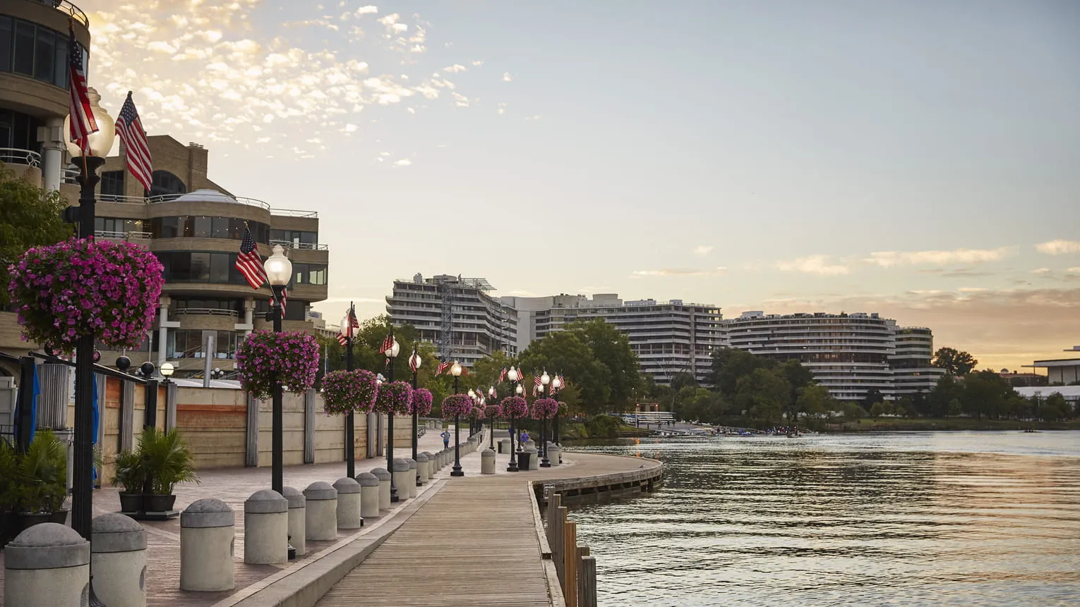 Four Seasons Hotel Ltd