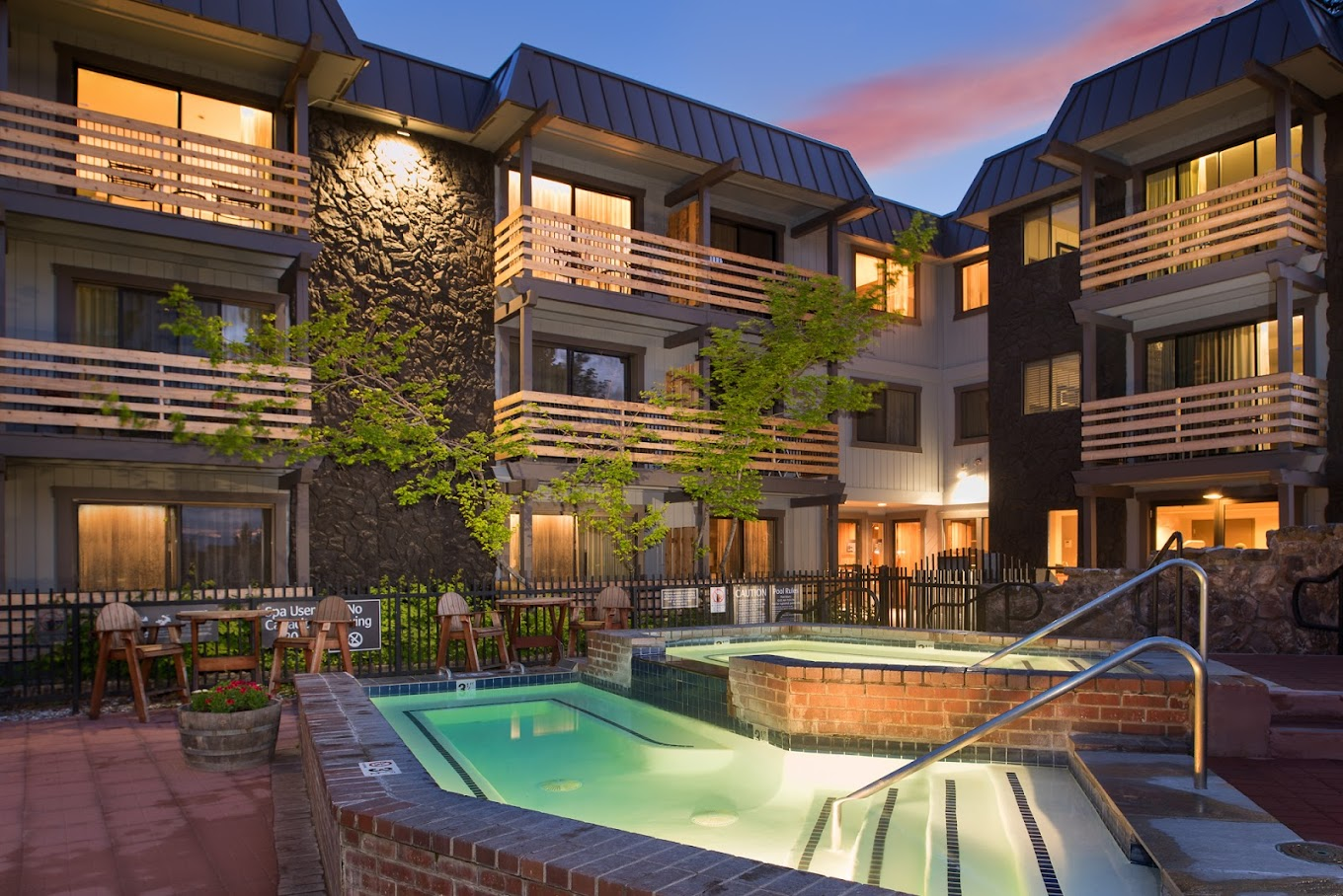 Inn By The Lake