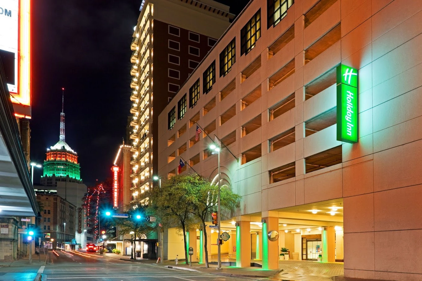 Holiday Inn Riverwalk