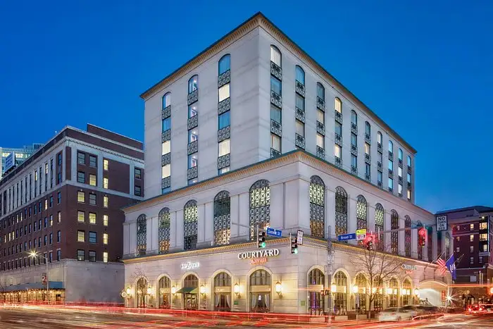 Courtyard By Marriott Stamford