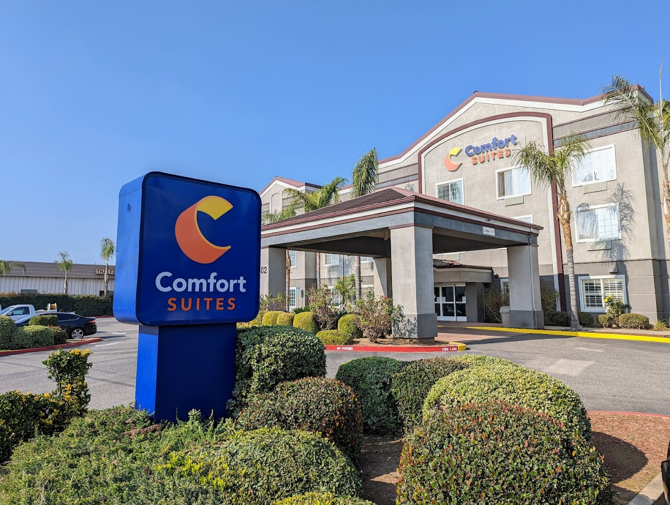 Small Event Venues Near California – Comfort Suites Fresno River Park