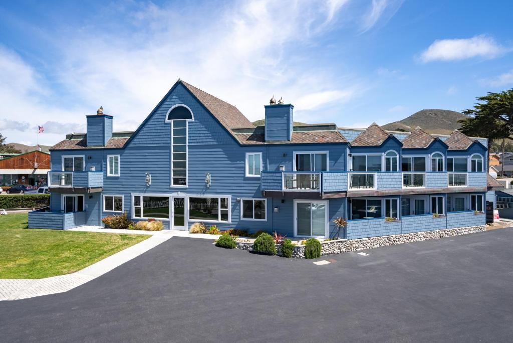 Shoreline Inn
