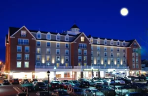 Salem Waterfront Hotel