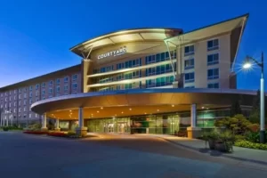Courtyard By Marriott Omaha