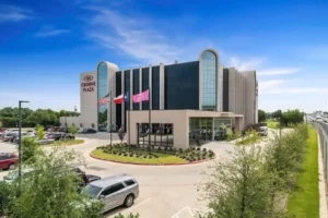 Crowne Plaza Suites Arlington