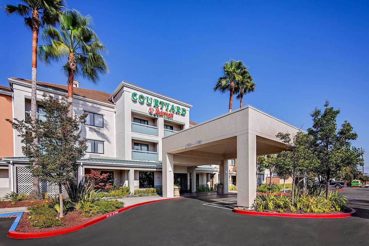 Oakland Outdoor Wedding Venues: Courtyard Airport Events