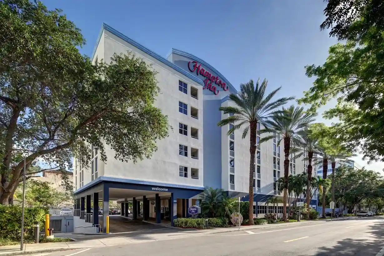 Hampton Inn Ccnut Grv-Cral Gbl