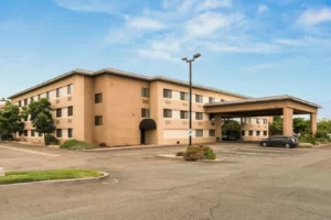 Oxford Suites Redding