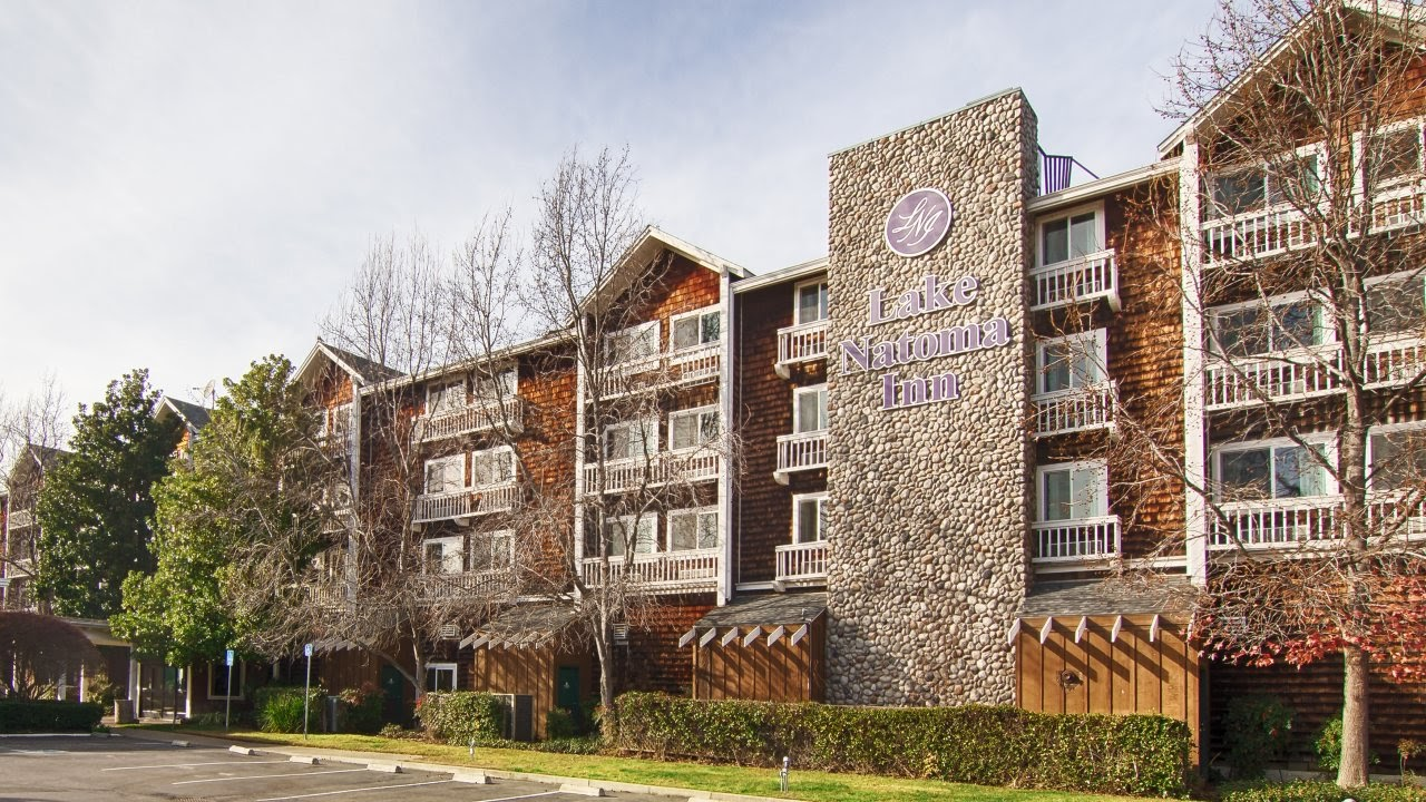 Lake Natoma Inn