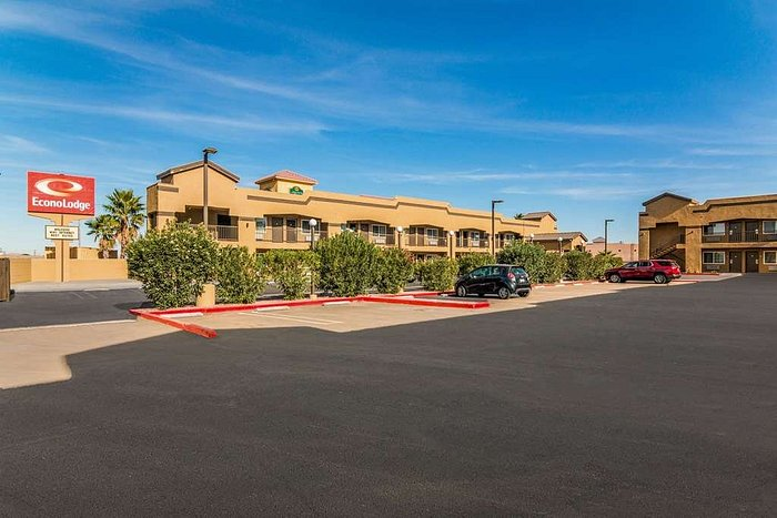 Affordable Party Venues Near California | Econo Lodge Hesperia