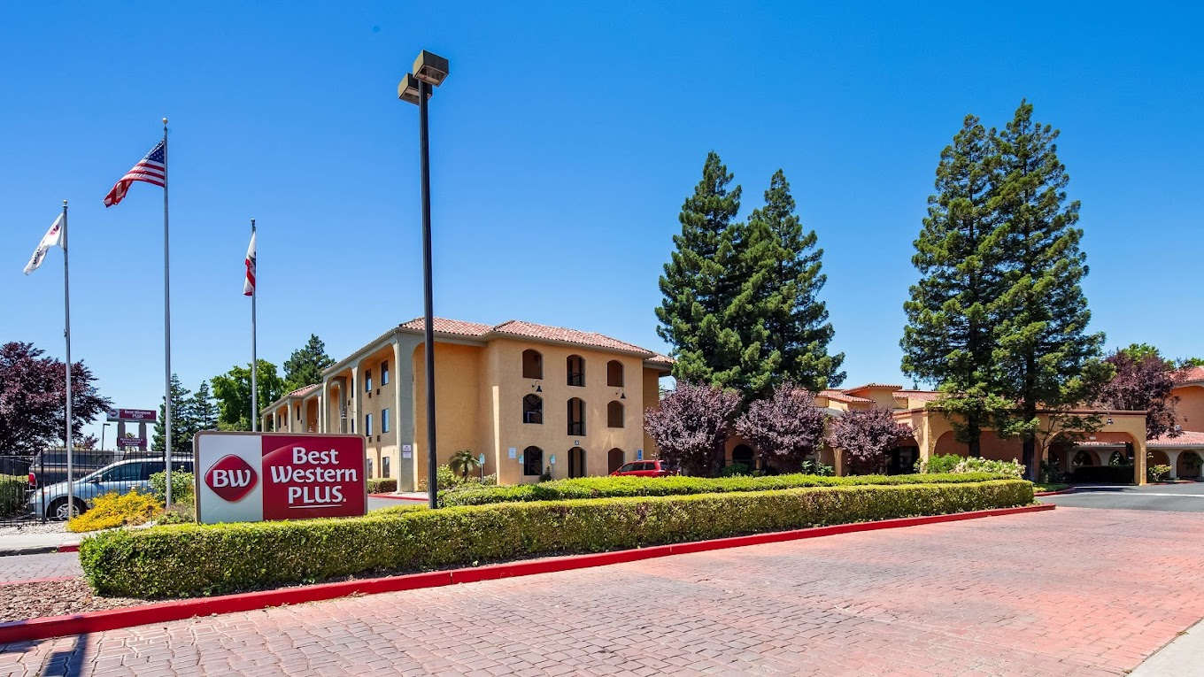 Best Western Plus Heritage Inn