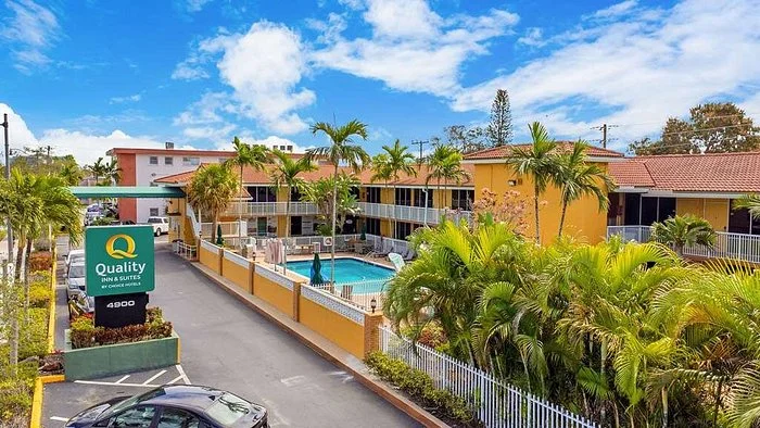Quality Inn & Suites Cruise Port Hotel