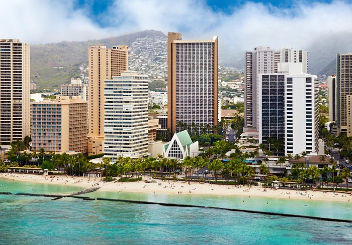 Unique wedding venues Near Hawaii – Hilton Waikiki Beach Hotel