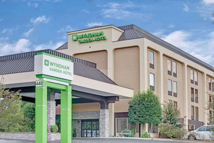Wyndham Hotels & Resorts – Upscale Stay in NC, Charlotte