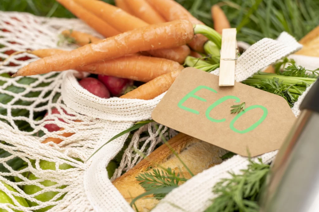 Catering Trends - Fresh, locally sourced produce displayed at a farmer’s market with eco-friendly packaging.