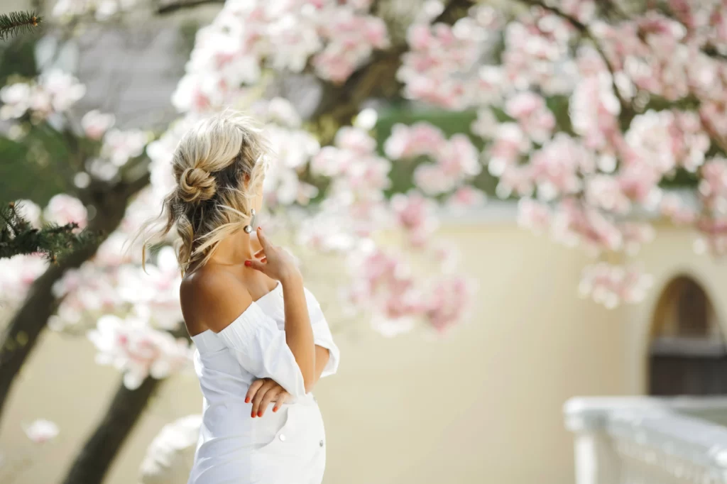 Planning a Cherry Blossoms Wedding: Decor and Venue Ideas